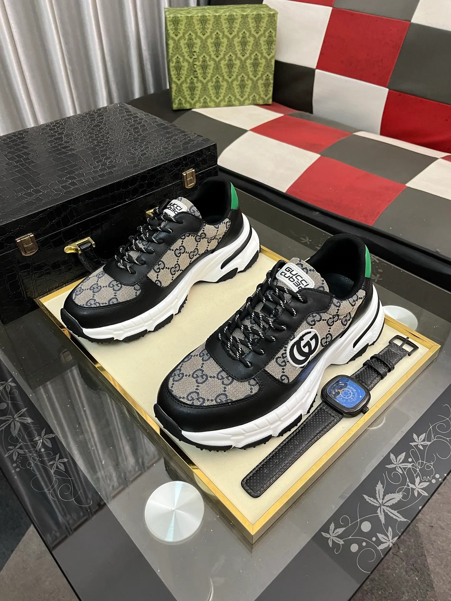 Men's Men's Shoes 💰458⌚️⌚️【GUCCI】Gucci men's latest white shoe series casual shoes! The official website is built 1:1. Upper: Made of imported cowhide, with electric embroidery ➕Inner lining: Made of high-quality first-layer pigskin, soft and comfortable. Picky material selection and exquisite workmanship give you the best enjoyment. Size: 38-44. 3️⃣colors available